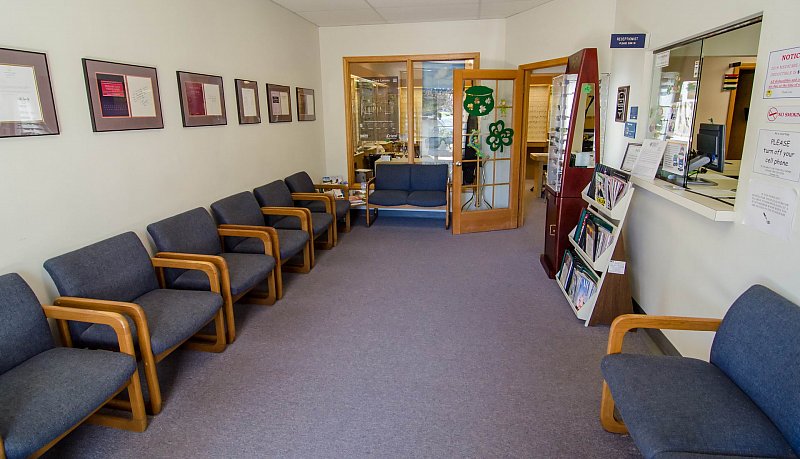 Dr-Roy-Coosa-Eye-Lobby
